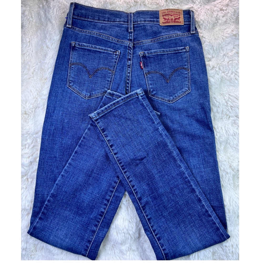 Levis 312 Shaping Slim Jeans Womens 26x30 Medium Wash Blue Denim 19627-0162. A40